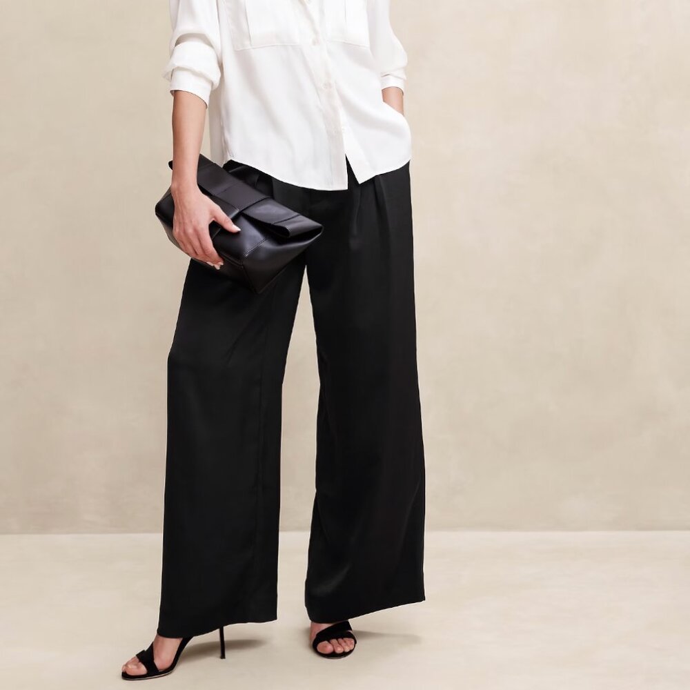 Banana Republic Factory Silky Pleated Wide-Leg Pant - Black